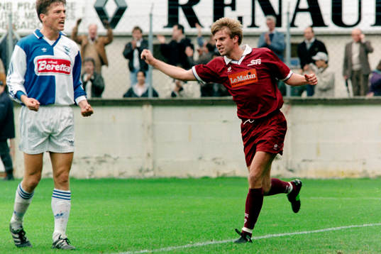 Bläddra bland fler bilder av Fotboll, Schweizisk, Servette - Grasshopper, 3-0