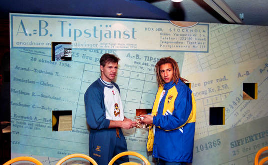 Roland Nilsson och Henrik Larsson gör reklam för