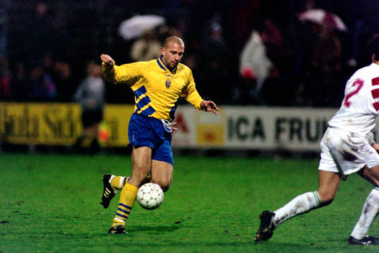 Greger Andrijevski, Sverige med bollen