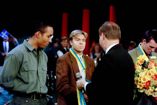 Martin Dahlin och Tomas Brolin får sin medaljer