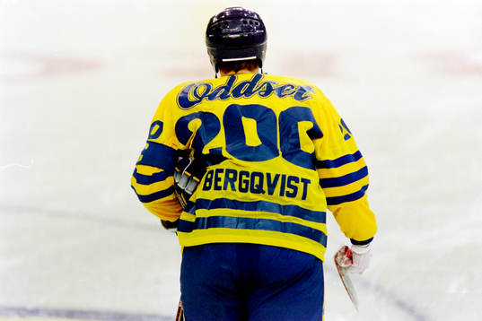 Jonas Bergqvist med tröjnummer 200 spelade sin