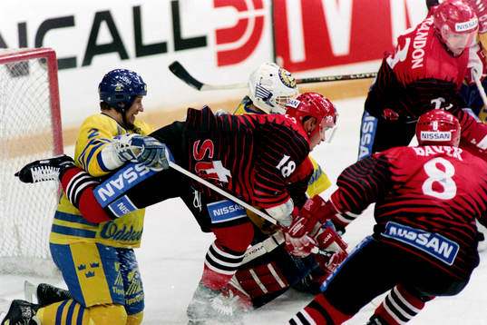 Tomas Jonsson, Sverige och Roger Nordström, målvakt i