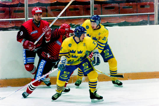 Tomas Jonsson och Peter Forsberg, Sverige