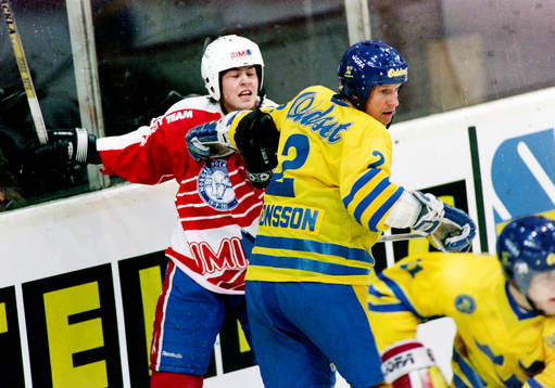Tomas Jonsson, Sverige