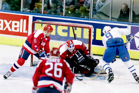 Mike Ricci, Quebec fri med Olaf Kolzig, målvakt i