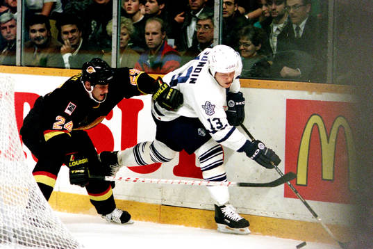 Mats Sundin, Toronto med Jiri Siegr, Vancouver i ryggen