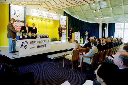 Tomas Brolin, Joseph S. Blatter och Kristin Bengtsson