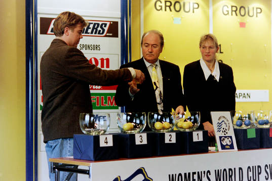 Tomas Brolin, Joseph S. Blatter och Kristin Bengtsson