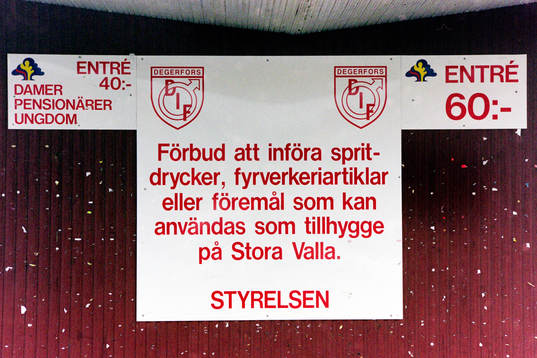 Skylt vid entrén till Stora Valla i degerfors