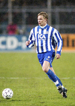 Mikael Nilsson med bollen