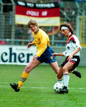 Pia Sundhage, Sverige