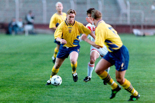 Niklas Skoog, Sverige med bollen