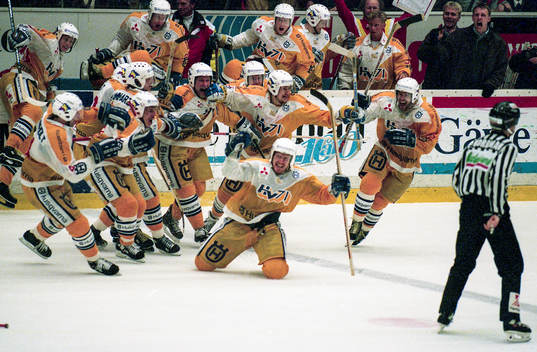 Jubel i HV71 när sm-guldet är klart