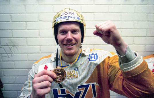 Johan Lindbom, HV71 med medaljen