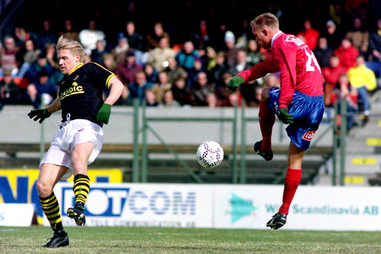 Johan Mjällby, AIK täcker skott