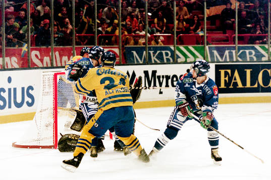 Daniel Alfredsson, Sverige oroar det finska försvaret