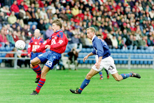 Ola Nilsson, Helsingborg med bollen med Ludwig Ernstsson,