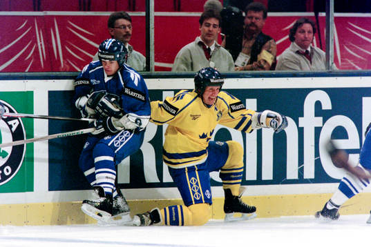 Tomas Jonsson, Sverige