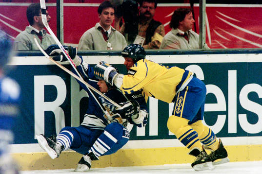 Tomas Jonsson, Sverige