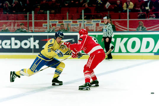 Andreas Johansson, Sverige och österrikes Engelbert Linder
