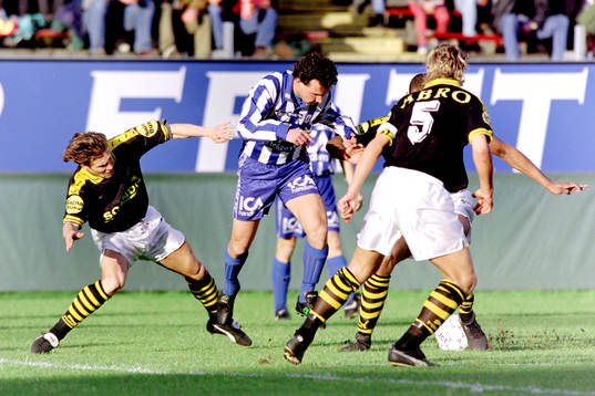 Stefan Rehn, Göteborg omgiven av aik spelare