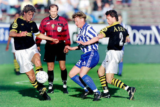 Stefan Pettersson, Göteborg uppvaktas av Jesper Jansson