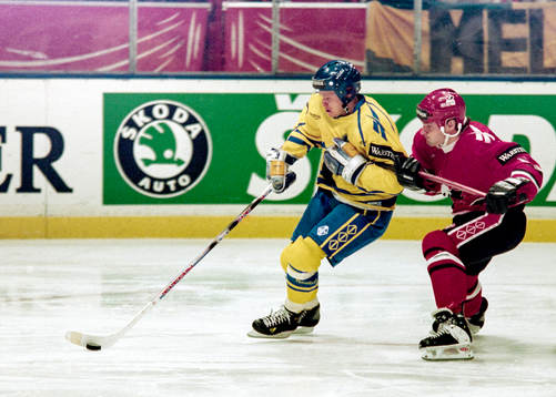 Per-Erik Eklund, Sverige med pucken