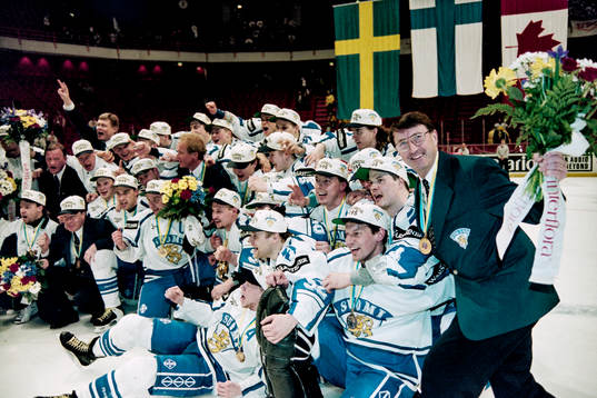 Curt Lindström, förbundskapten, Finland med sitt vinnande