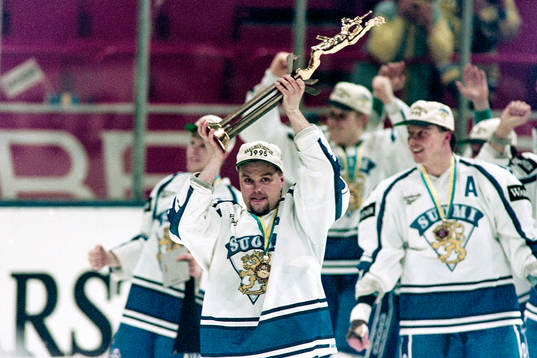 Timo Jutila, Finland med pokalen