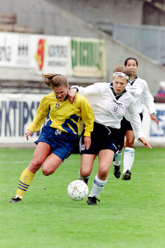 Ulrika Kalte, Sverige i kamp om bollen