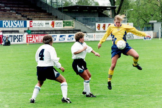 Kristin Bengtsson, Sverige med bollen