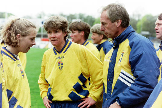 Malin Flink, Pia Sundhage och Bengt Simonsson,