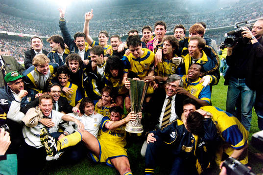 Tomas Brolin och Parma jublar