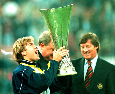 Tomas Brolin med pokal