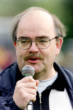 Leif Loket Olsson, speaker på matchen