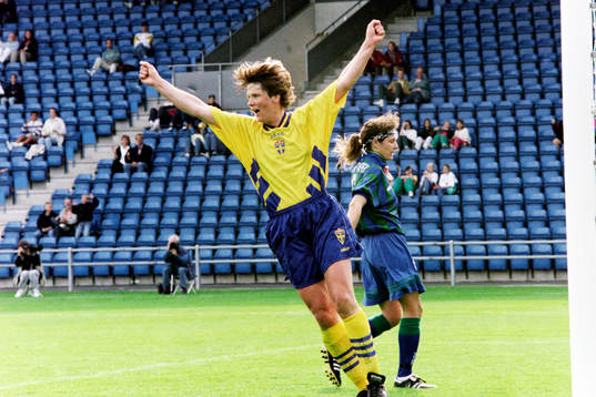 Pia Sundhage, Sverige jublar