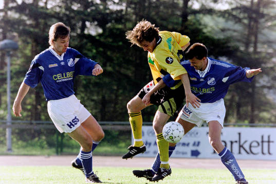 Magnus Arvidsson, Hässleholm i kamp om bollen