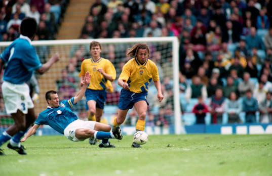 Henrik Larsson, Sverige tar sig förbi, Dunga, Brasilien