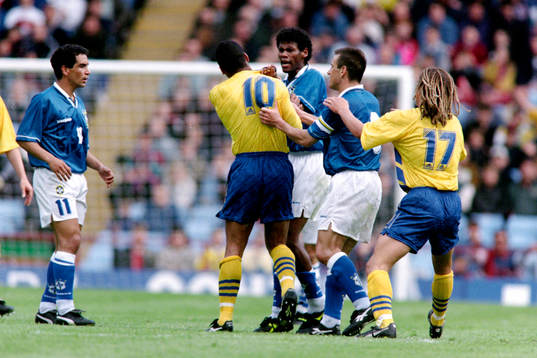 Martin Dahlin, Sverige i bråk med Aldair, Brasilien