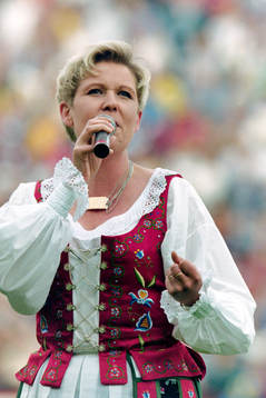Susanne Alfvengren sjunger