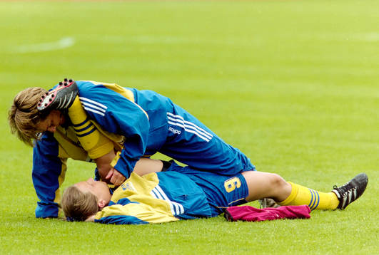 Malin Andersson, Sverige får hjälp av en sjukgymnast
