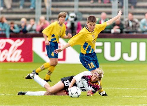 Eva Zeikfalvy, Sverige rundar Silvia Neid, Tyskland