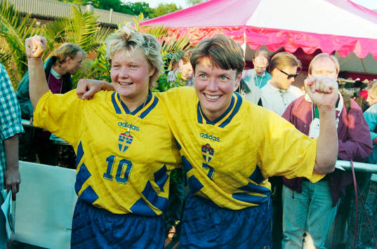De svenska målskyttarna Anneli Andelén och Lena Videkull,