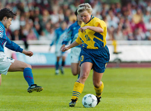 Anneli Andelén, Sverige med bollen
