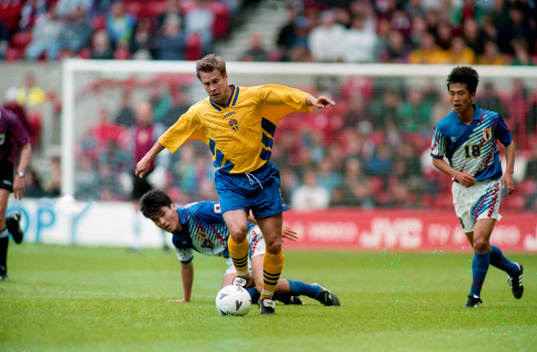 Ola Andersson med bollen