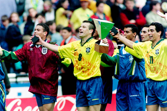 Bläddra bland fler bilder av Fotboll, För-EM, Umbro Cup, England - Brasilien, 1-3
