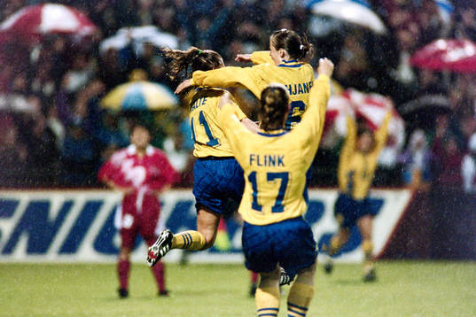 Ulrika Kalte och Anna Pohjanen, Sverige, jublar