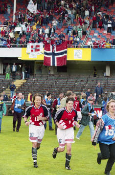 Linda Medalen och Hege Rise, Norge, världsmästare