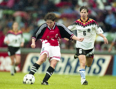 Hege Riise, Norge och Maren Meinert, Tyskland