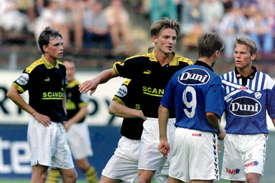 Patrick Englund, AIK i diskussion med Niklas Gudmundsson,
